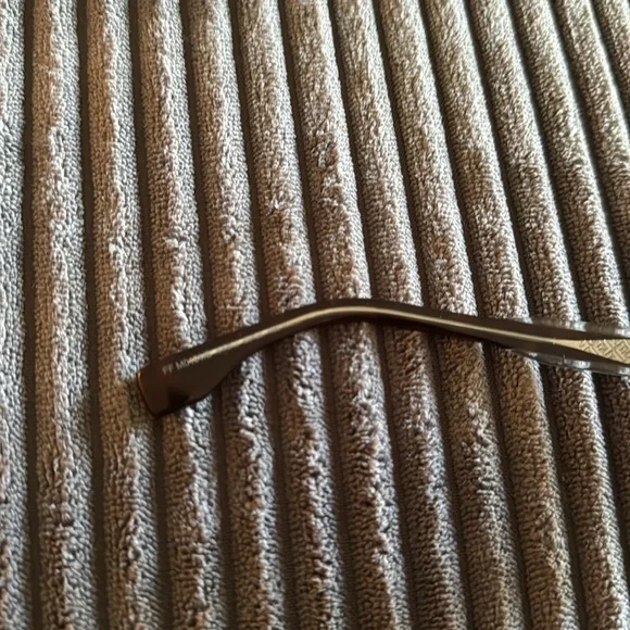 Fendi Tortoise Shell Sunglasses - Picture 5 of 5